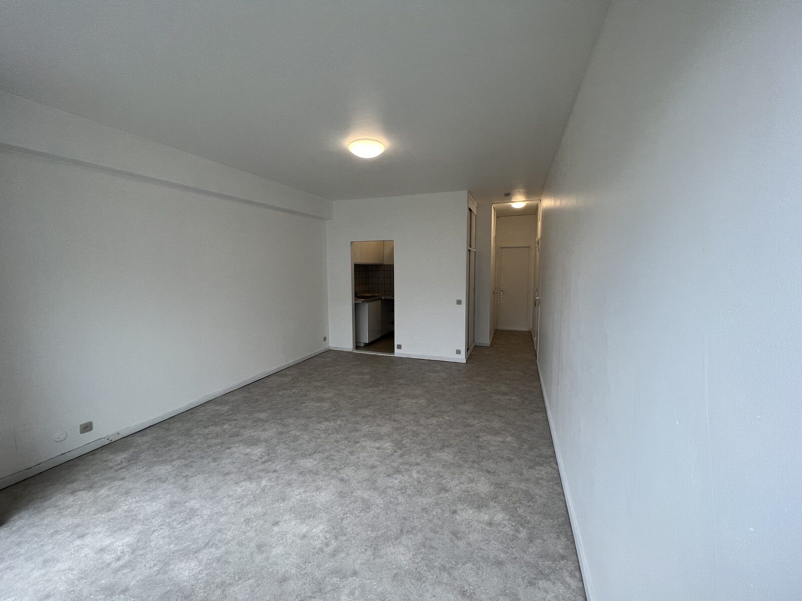 Overzicht van de leefruimte van het appartement met 1 slaapkamer te huur in Antwerpen 2018